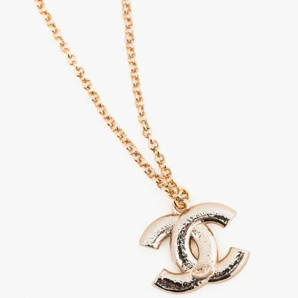 Chanel P25 Light-Gold-Tone Crystal & Pearl CC Logo Necklace - Picture 3 of 5